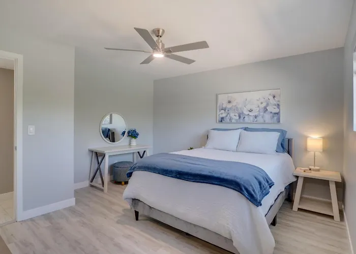 Holiday home 6 Mi To Saguaro Nat'l Park! Family W/ Patio Tucson